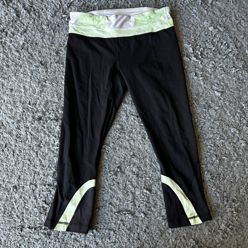 Lululemon Run: Inspire Crop II Black Tonka Stripe Mint Green